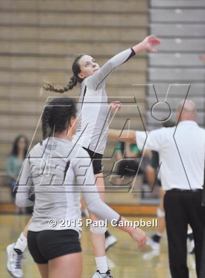 Thumbnail 2 in Corona del Sol vs Hamilton (Gilbert Invitational) photogallery.