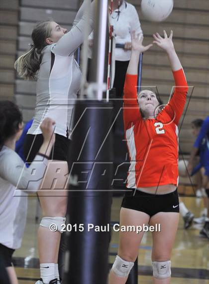 Thumbnail 3 in Corona del Sol vs Hamilton (Gilbert Invitational) photogallery.