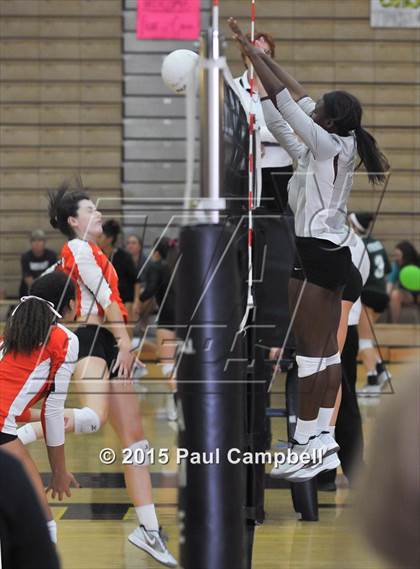 Thumbnail 2 in Corona del Sol vs Hamilton (Gilbert Invitational) photogallery.