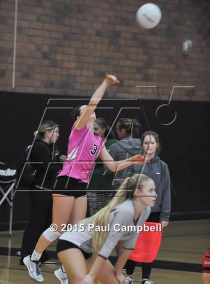 Thumbnail 2 in Corona del Sol vs Hamilton (Gilbert Invitational) photogallery.