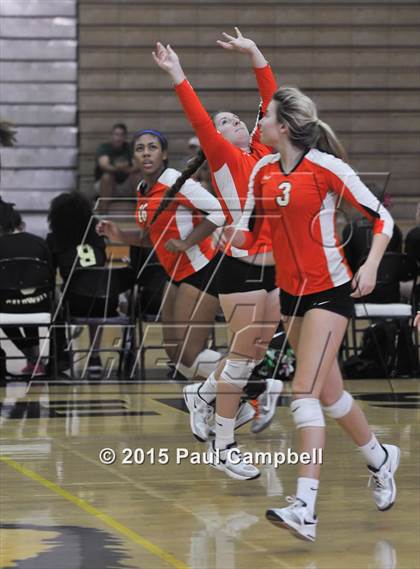 Thumbnail 2 in Corona del Sol vs Hamilton (Gilbert Invitational) photogallery.