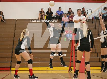 Thumbnail 3 in Oakdale vs. Sierra photogallery.