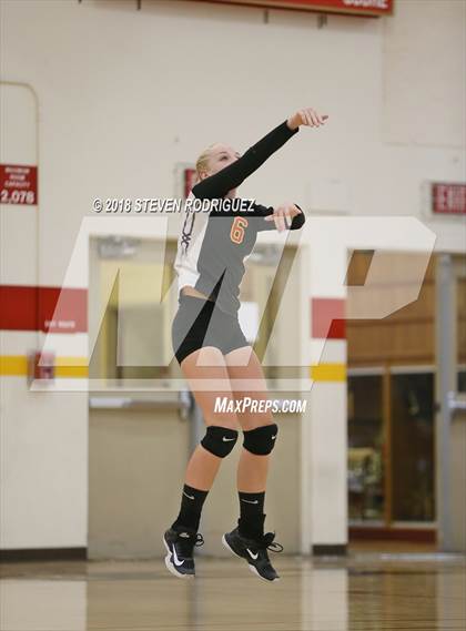 Thumbnail 2 in Oakdale vs. Sierra photogallery.