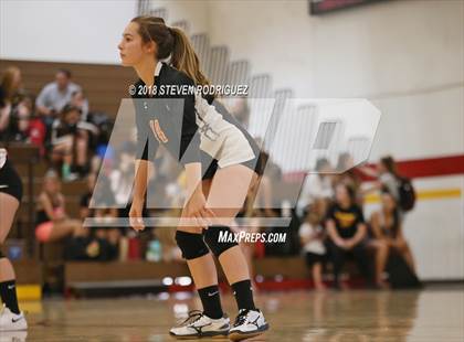 Thumbnail 3 in Oakdale vs. Sierra photogallery.