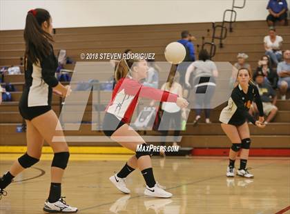 Thumbnail 3 in Oakdale vs. Sierra photogallery.