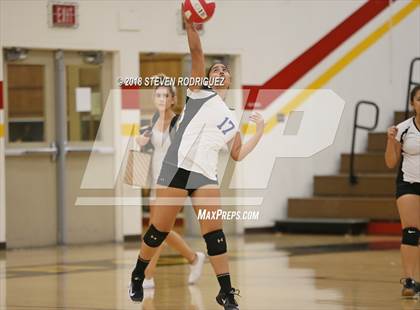 Thumbnail 3 in Oakdale vs. Sierra photogallery.