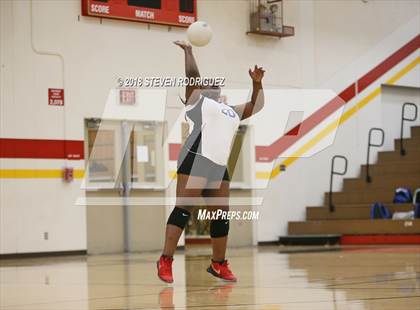 Thumbnail 2 in Oakdale vs. Sierra photogallery.