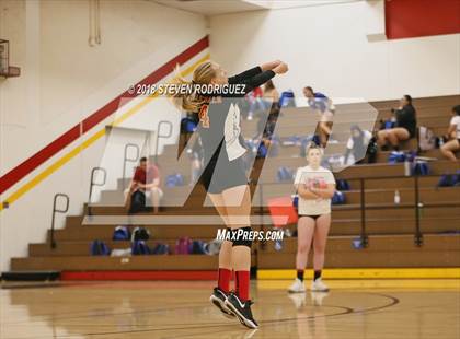 Thumbnail 1 in Oakdale vs. Sierra photogallery.