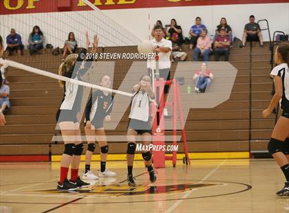Thumbnail 1 in Oakdale vs. Sierra photogallery.