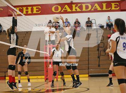 Thumbnail 2 in Oakdale vs. Sierra photogallery.