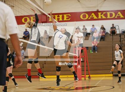 Thumbnail 1 in Oakdale vs. Sierra photogallery.