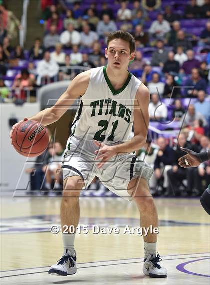 Thumbnail 2 in Kearns vs. Olympus (UHSAA 4A Semifinal) photogallery.