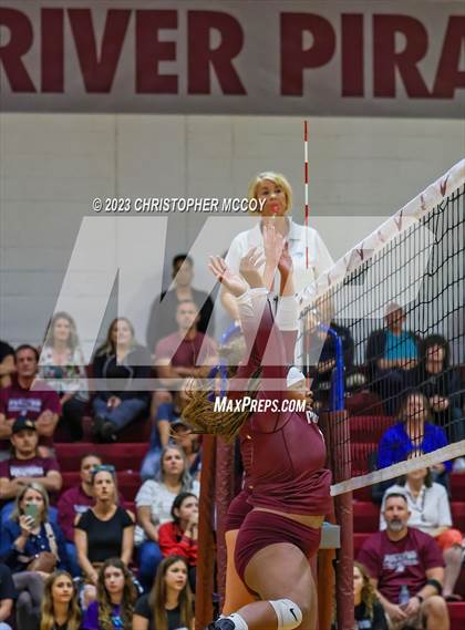 Thumbnail 3 in Bonita Springs @ Braden River (FHSAA 5A Region 3 Quarterfinal) photogallery.
