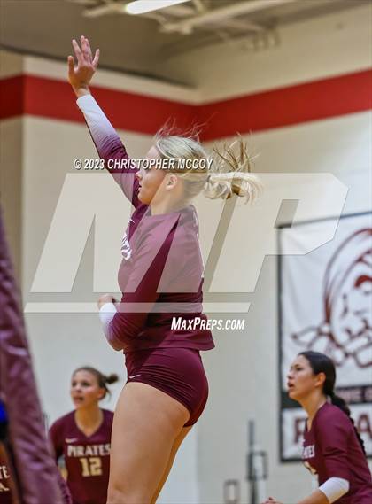 Thumbnail 2 in Bonita Springs @ Braden River (FHSAA 5A Region 3 Quarterfinal) photogallery.