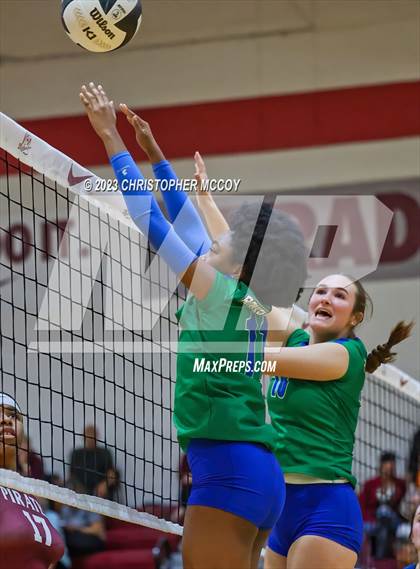 Thumbnail 3 in Bonita Springs @ Braden River (FHSAA 5A Region 3 Quarterfinal) photogallery.