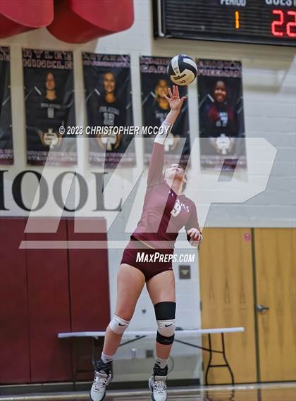 Thumbnail 3 in Bonita Springs @ Braden River (FHSAA 5A Region 3 Quarterfinal) photogallery.