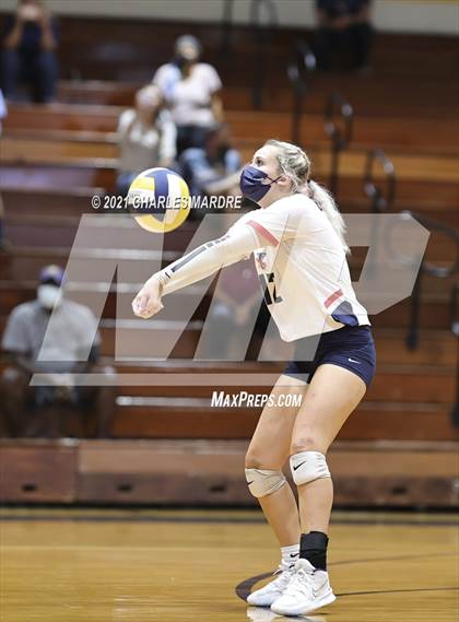 Thumbnail 2 in Terry Sanford @ Cape Fear photogallery.