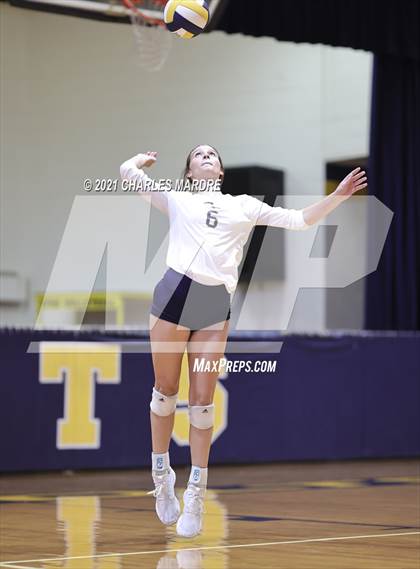 Thumbnail 2 in Terry Sanford @ Cape Fear photogallery.