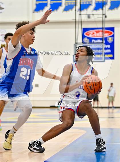 Thumbnail 3 in Indiana All-Stars (Junior vs Senior) photogallery.