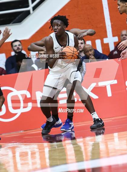 Thumbnail 1 in Neumann-Goretti vs. Vashon (Spalding Hoophall Classic) photogallery.