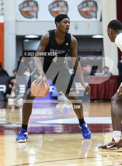 Thumbnail 2 in Neumann-Goretti vs. Vashon (Spalding Hoophall Classic) photogallery.