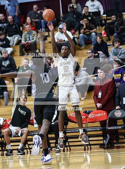 Thumbnail 2 in Neumann-Goretti vs. Vashon (Spalding Hoophall Classic) photogallery.