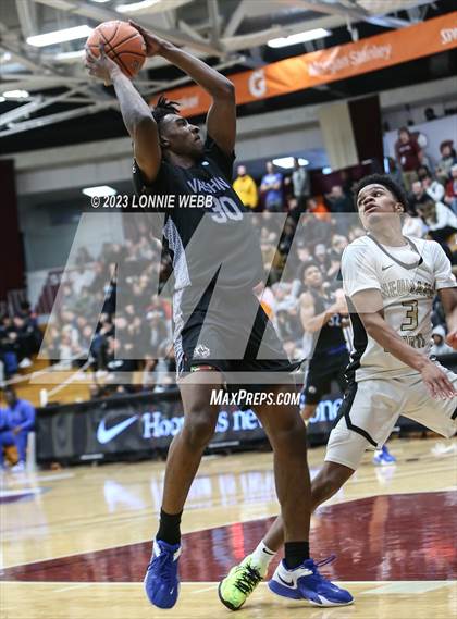 Thumbnail 1 in Neumann-Goretti vs. Vashon (Spalding Hoophall Classic) photogallery.