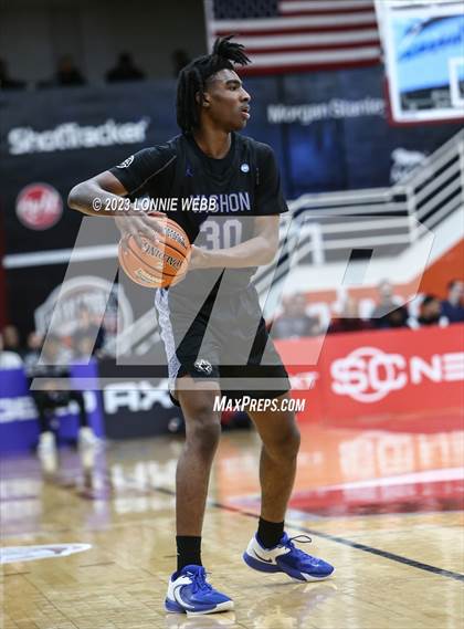Thumbnail 2 in Neumann-Goretti vs. Vashon (Spalding Hoophall Classic) photogallery.