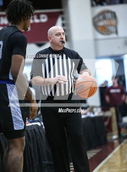 Thumbnail 1 in Neumann-Goretti vs. Vashon (Spalding Hoophall Classic) photogallery.