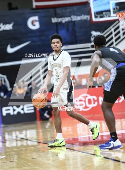 Thumbnail 2 in Neumann-Goretti vs. Vashon (Spalding Hoophall Classic) photogallery.