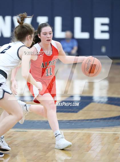 Thumbnail 3 in  Jonathan Alder vs Granville (OHSAA D2 District Final) photogallery.