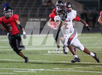 Thumbnail 2 in Bowie vs Del Valle photogallery.