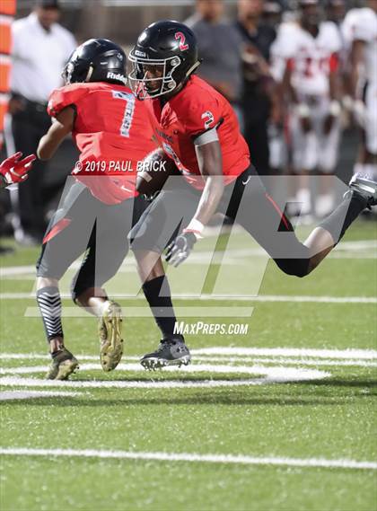 Thumbnail 3 in Bowie vs Del Valle photogallery.