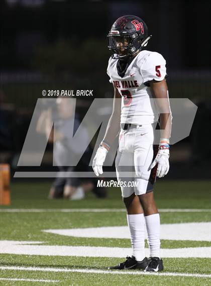 Thumbnail 2 in Bowie vs Del Valle photogallery.
