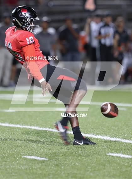 Thumbnail 3 in Bowie vs Del Valle photogallery.