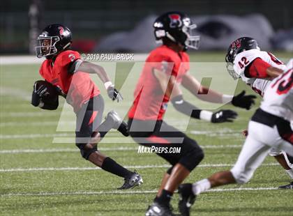 Thumbnail 2 in Bowie vs Del Valle photogallery.