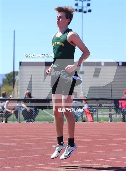 Thumbnail 2 in Salpointe Catholic State Qualifier Varsity Boys photogallery.