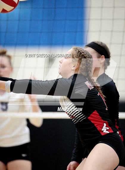 Thumbnail 3 in Guyer [John H.] vs Victoria West photogallery.