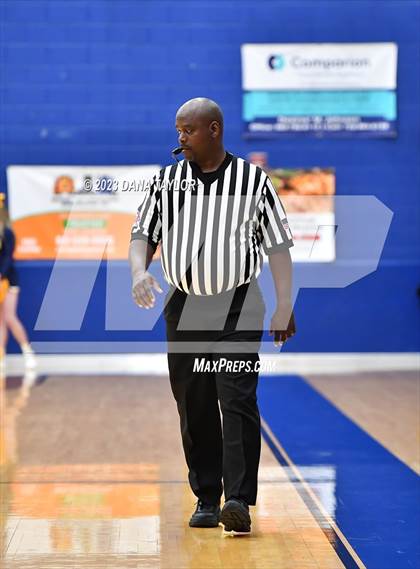 Thumbnail 2 in Sanger vs. Stephenville (UIL 4A Region 1 Area) photogallery.