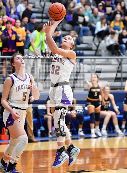 Thumbnail 1 in Sanger vs. Stephenville (UIL 4A Region 1 Area) photogallery.