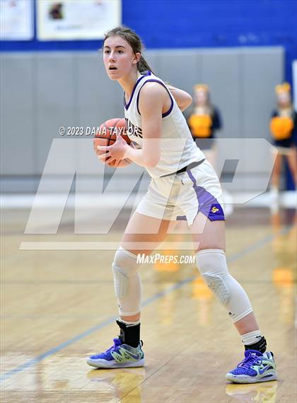 Thumbnail 3 in Sanger vs. Stephenville (UIL 4A Region 1 Area) photogallery.
