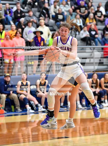 Thumbnail 2 in Sanger vs. Stephenville (UIL 4A Region 1 Area) photogallery.