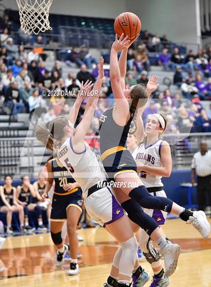 Thumbnail 1 in Sanger vs. Stephenville (UIL 4A Region 1 Area) photogallery.