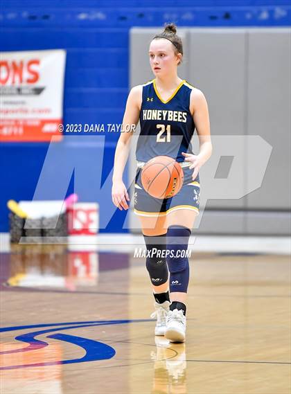 Thumbnail 3 in Sanger vs. Stephenville (UIL 4A Region 1 Area) photogallery.