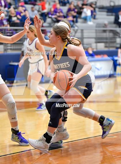Thumbnail 1 in Sanger vs. Stephenville (UIL 4A Region 1 Area) photogallery.