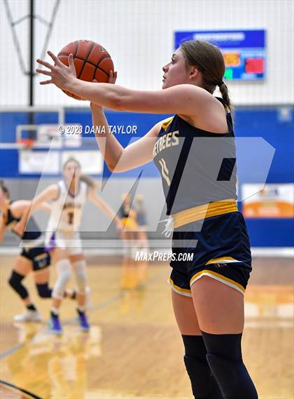 Thumbnail 1 in Sanger vs. Stephenville (UIL 4A Region 1 Area) photogallery.