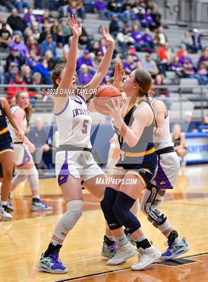 Thumbnail 3 in Sanger vs. Stephenville (UIL 4A Region 1 Area) photogallery.