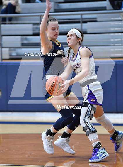 Thumbnail 3 in Sanger vs. Stephenville (UIL 4A Region 1 Area) photogallery.
