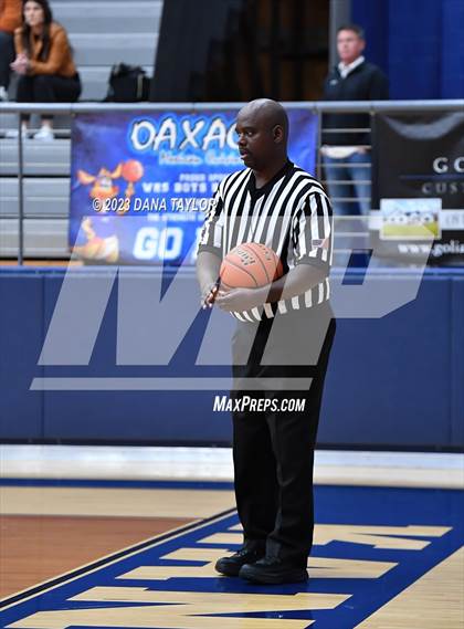 Thumbnail 1 in Sanger vs. Stephenville (UIL 4A Region 1 Area) photogallery.