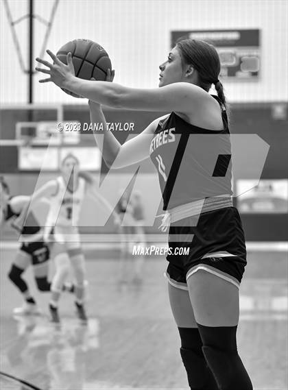 Thumbnail 2 in Sanger vs. Stephenville (UIL 4A Region 1 Area) photogallery.